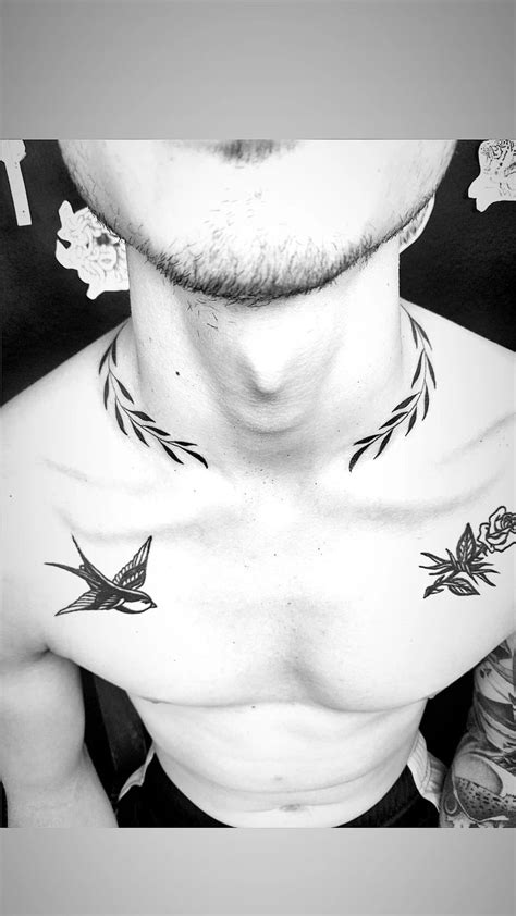 tattoo en la clavicula hombre|Tatuajes de clavícula para hombres (62 fotos): ideas de tatuajes。